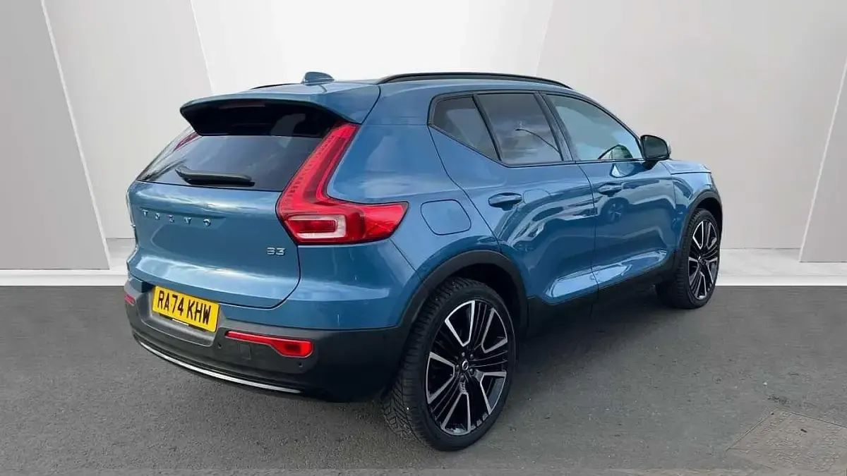Used Volvo XC40 Ultra 2025 Blue SUV