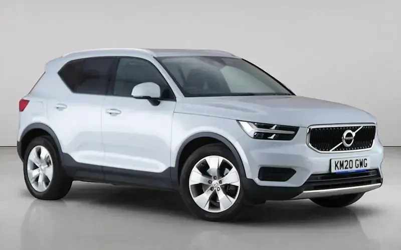 Used Volvo XC40 Momentum 197 HP (144 kW) 2020 SUV