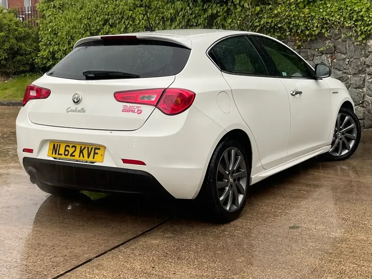 Used Alfa Romeo Giulietta Veloce 2012 White Hatchback