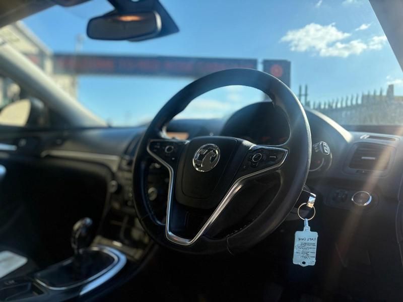 Second-hand Vauxhall Insignia 136 CP (100 kW) 2016 Gri Break