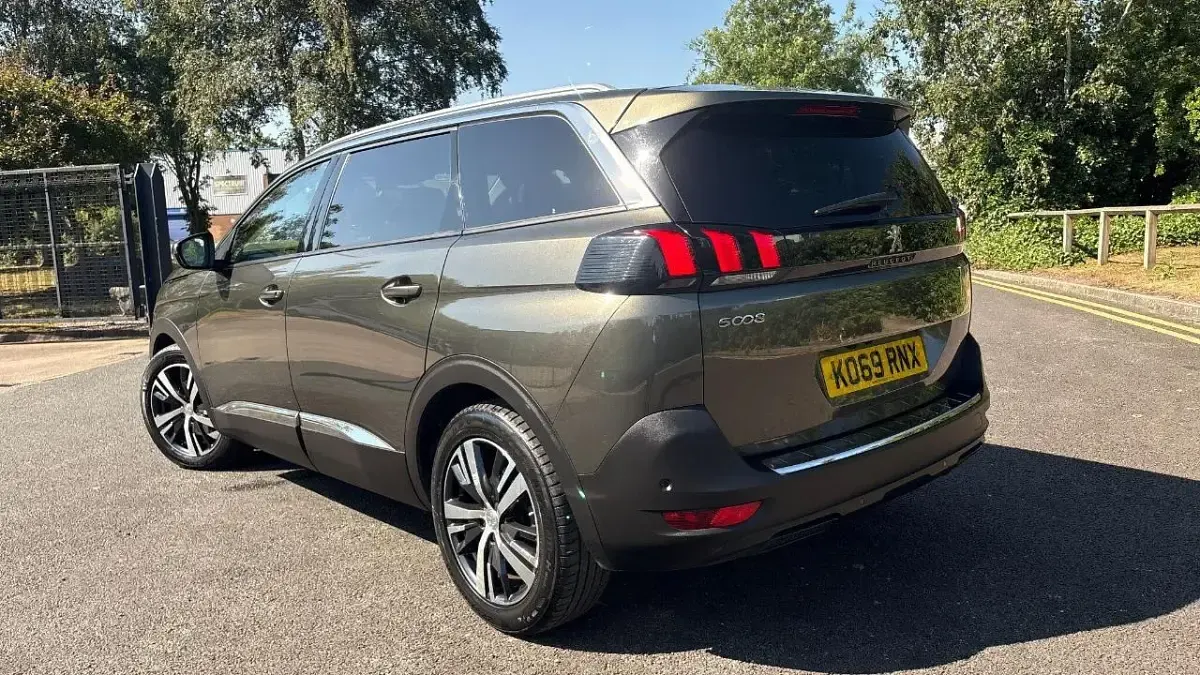 Used Peugeot 5008 Allure 129 HP (94 kW) 2020 Grey SUV