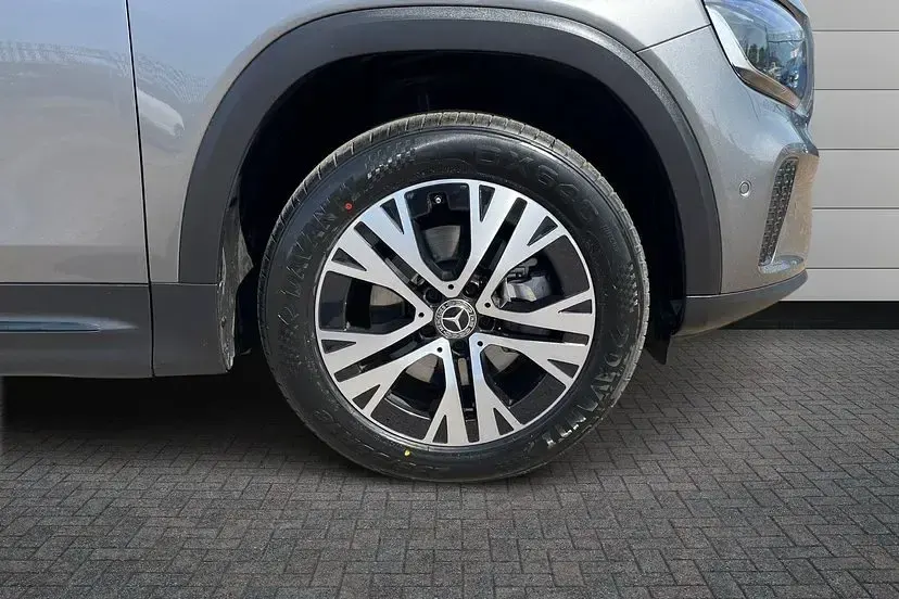 Used Mercedes GLB200 Executive 163 HP (119 kW) 2025 Mountain grey SUV