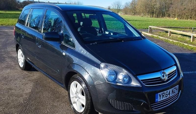 Black Used 2014 Vauxhall Zafira MPV | £2,595 (A bit pricey) - Image 1/4