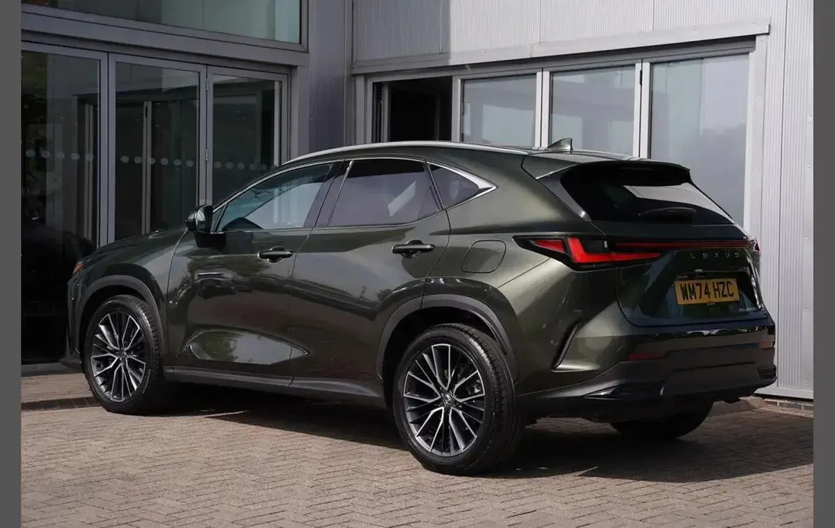 Used Lexus NX450h+ 301 HP (221 kW) 2025 Green SUV