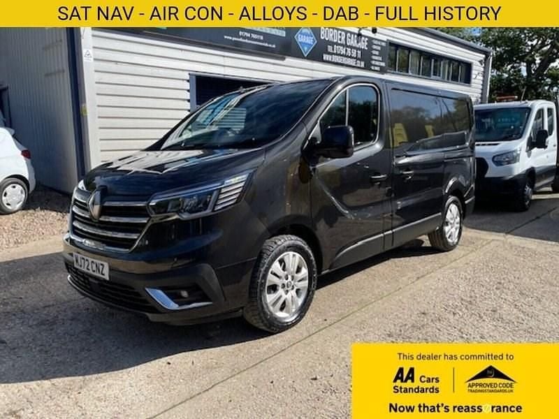 Black Used 2022 Renault Trafic Van | £14,990 (Fair price) - Image 1/3