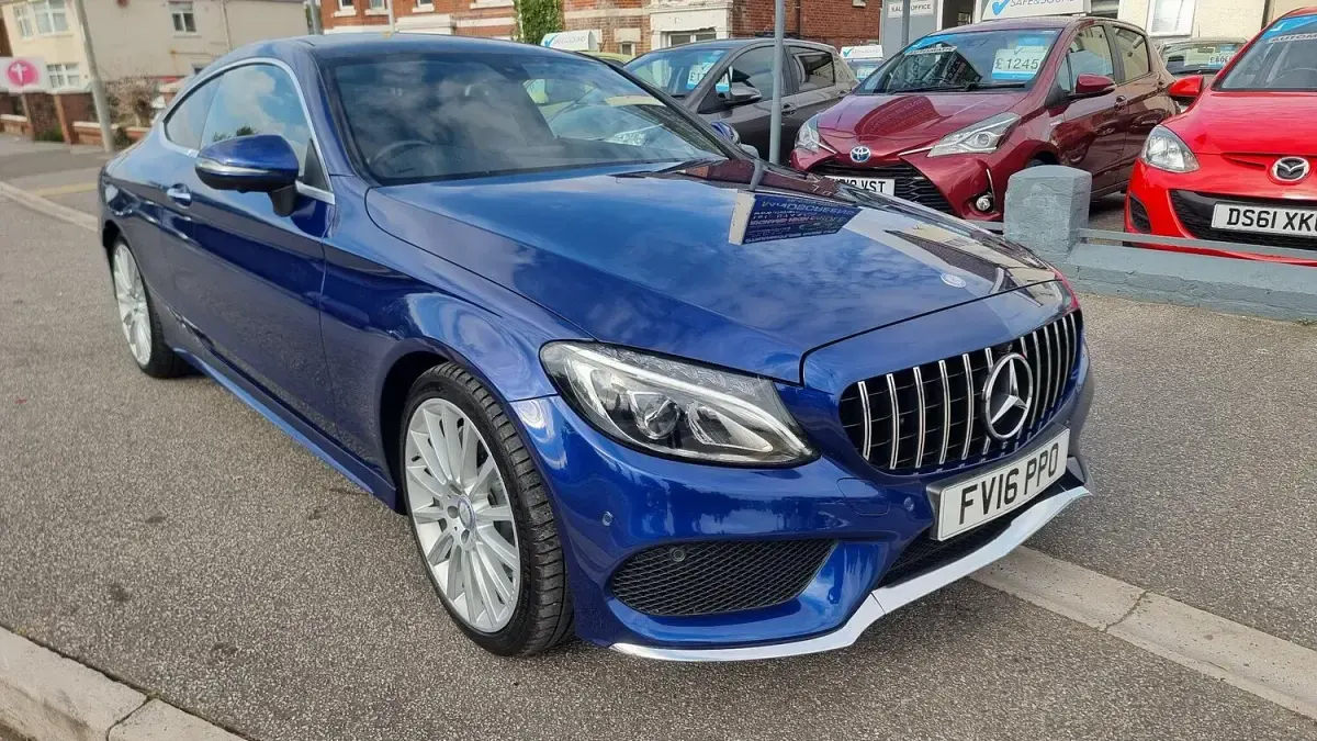 Used Mercedes C250 AMG Line Premium 204 HP (150 kW) 2016 Blue Coupe