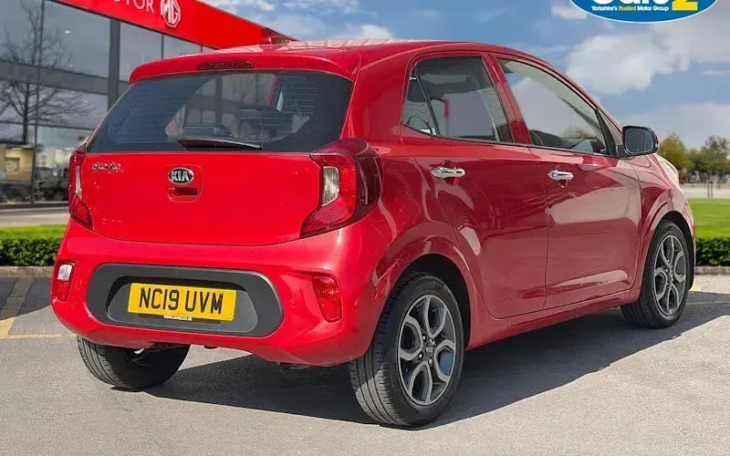 Used Kia Picanto 84 HP (61 kW) 2019 Red Hatchback