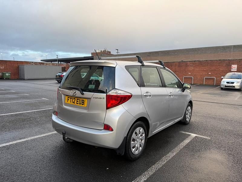 Used Toyota Verso 2012 Silver MPV