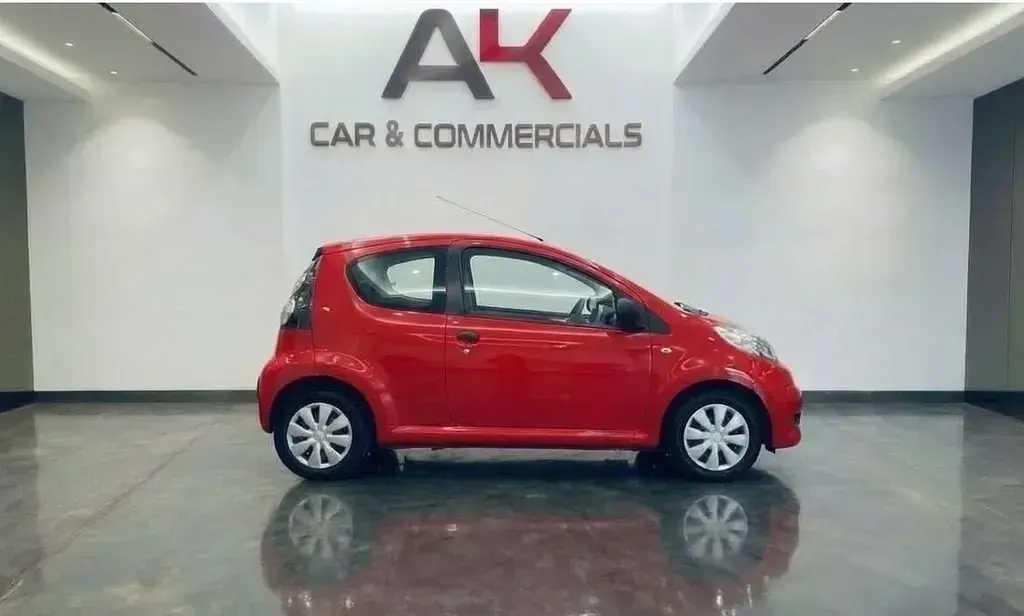 Używany Citroën C1 VTR Sport 68 KM (50 kW) 2011 Czerwony Hatchback