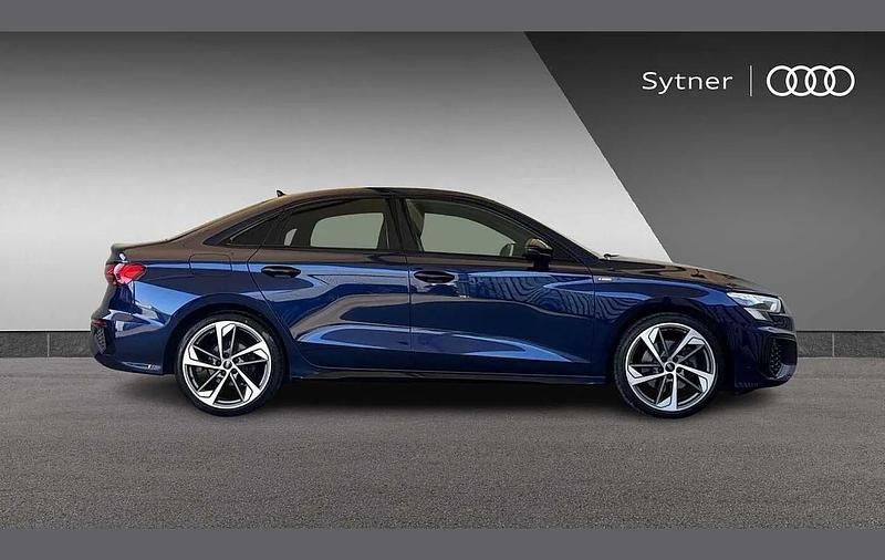 Usado Audi A3 Comfort 150 HP (110 kW) 2022 Azul Sedan