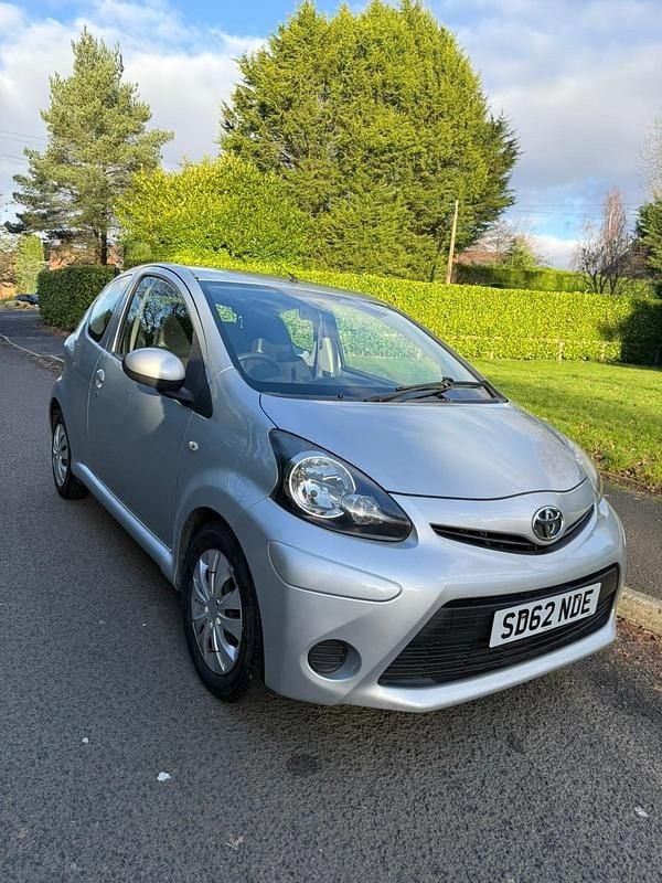 Used Toyota Aygo 68 HP (50 kW) 2012 Silver Hatchback
