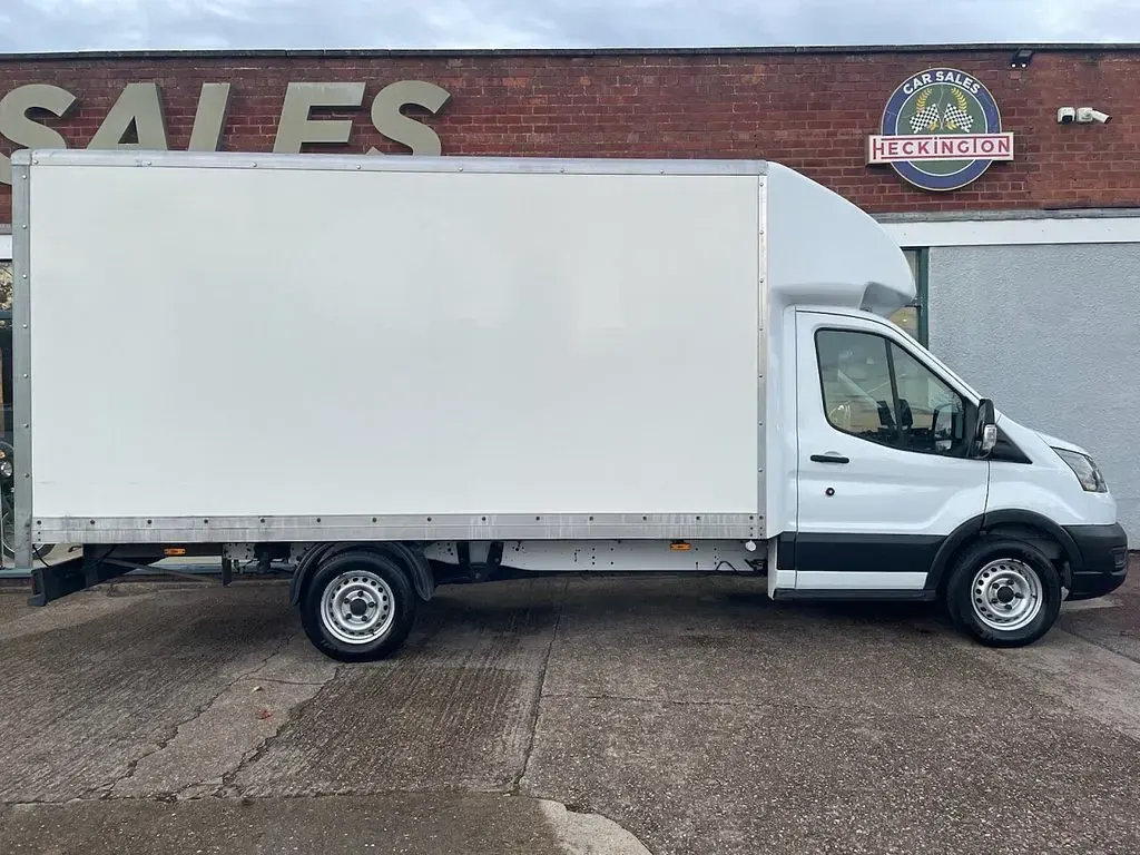 Used Ford Transit 130 HP (95 kW) 2022 White Cabriolet