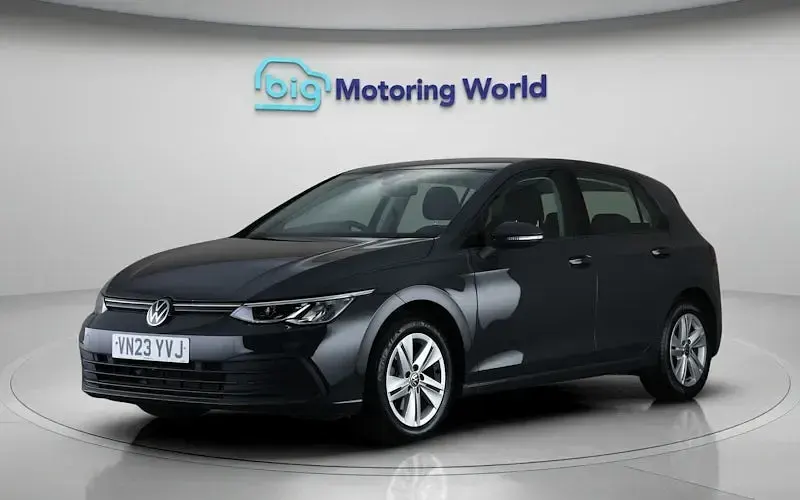 Usado VW Golf VIII Life 150 HP (110 kW) 2023 Cinzento Citadino