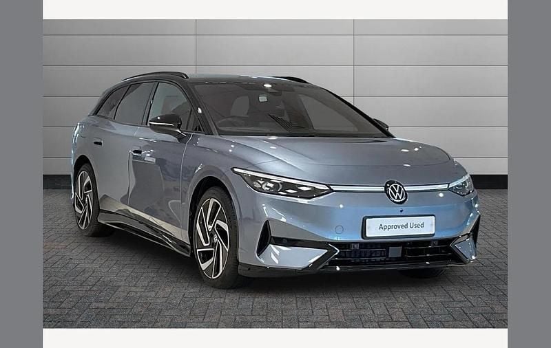 Blue New 2025 VW ID.7 Pro Hatchback | £46,250 (Expensive) - Image 1/3