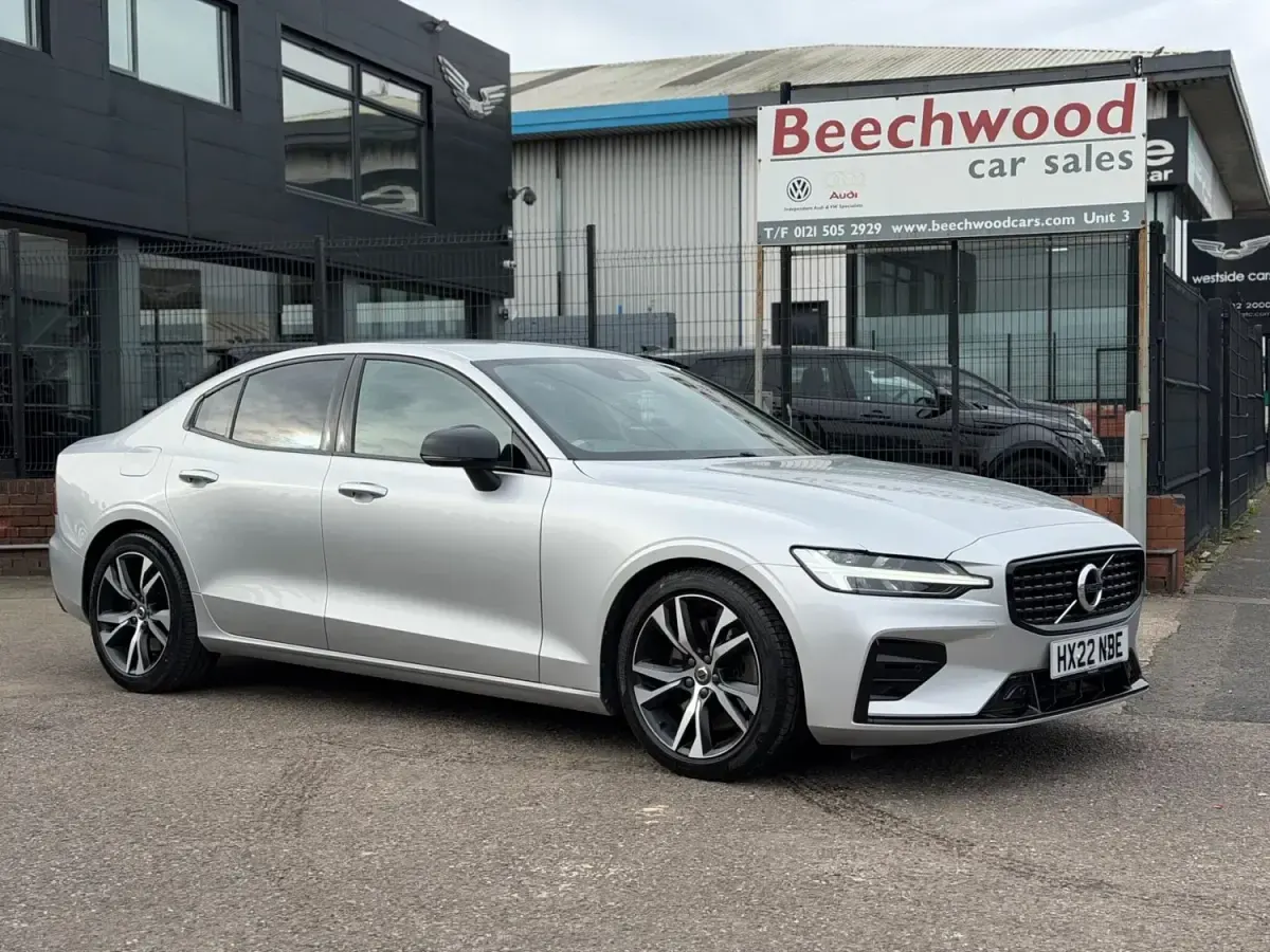 Begagnad Volvo S60 R-Design 250 HK (183 kW) 2022 Silver Sedan