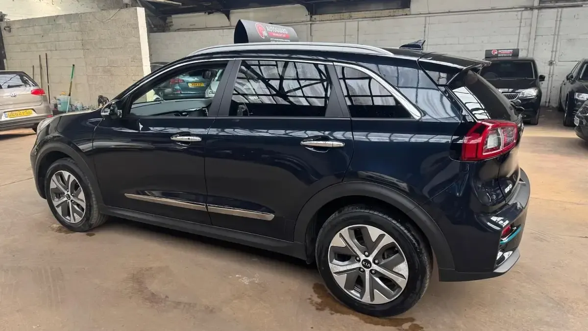 Used Kia e-Niro First Edition 147 kW (201 HP) 2019 Blue SUV