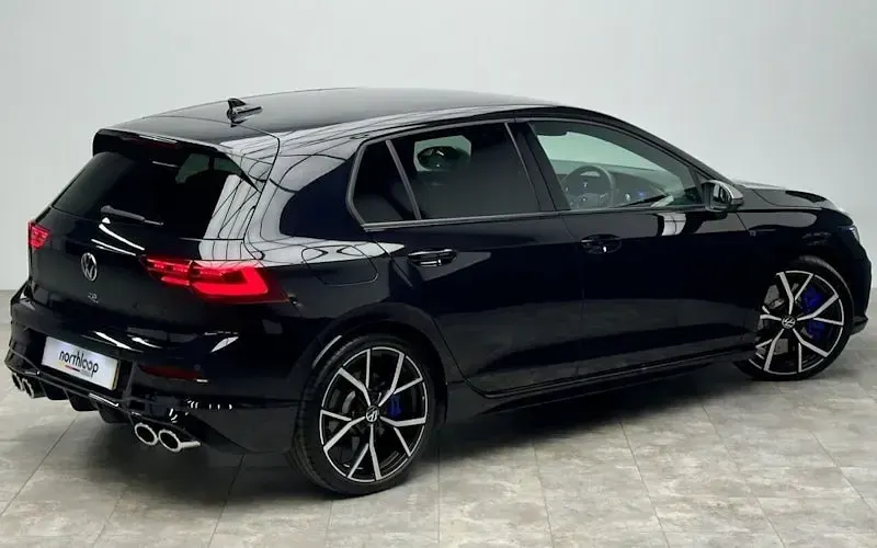Używany VW Golf VIII R 320 KM (235 kW) 2024 Hatchback