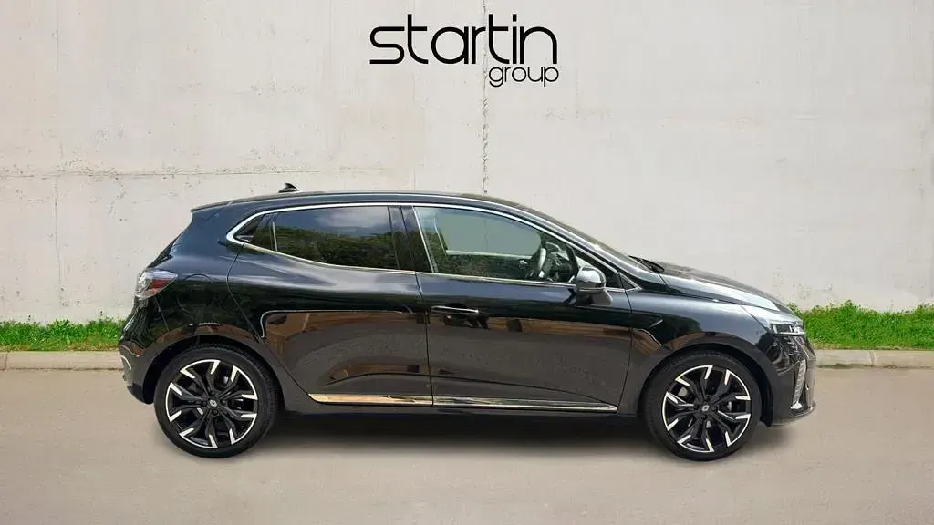 Used Renault Clio V Techno 2024 Black Hatchback