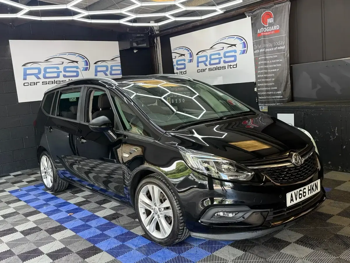 Used Vauxhall Zafira SRi 140 HP (102 kW) 2016 Black MPV