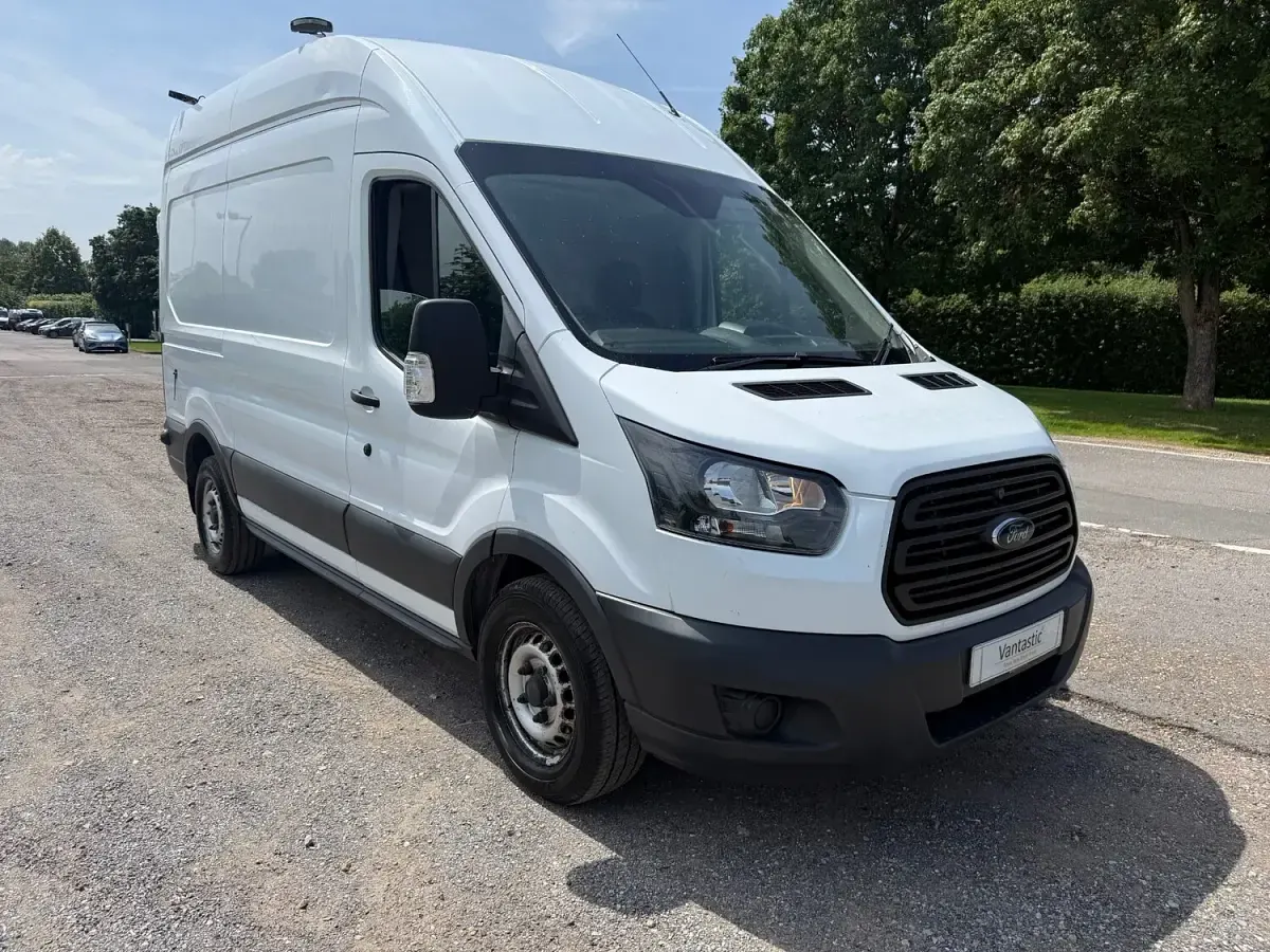 Used Ford Transit 130 HP (95 kW) 2018 White Van