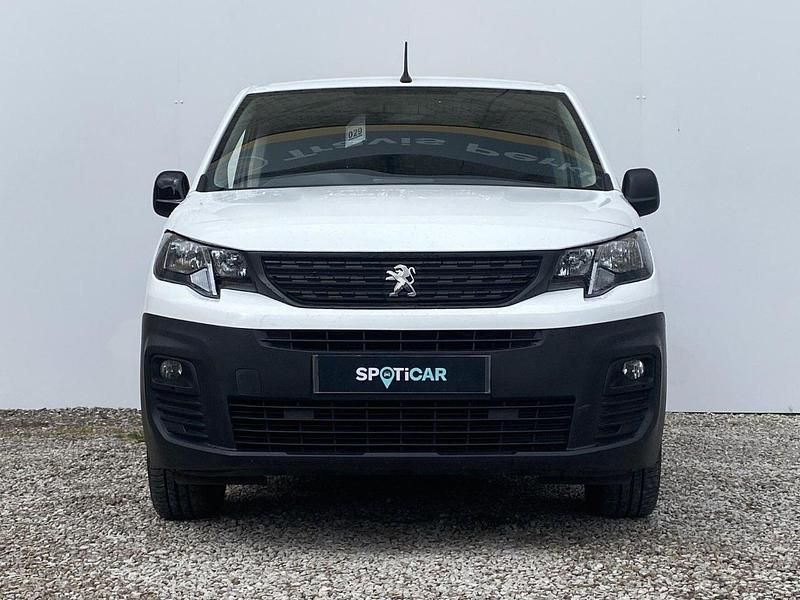 White Used 2022 Peugeot Partner Premium MPV | £10,950 (Good price) - Image 1/4