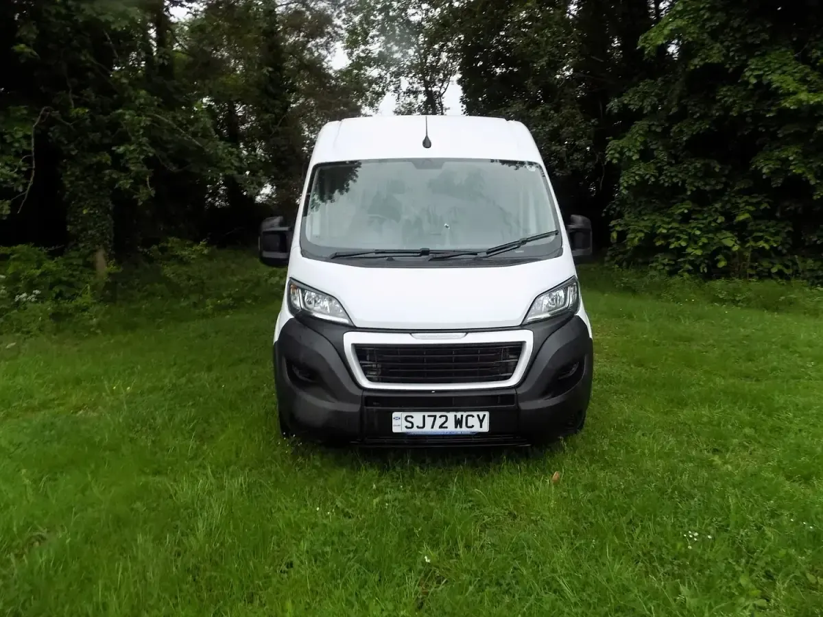 Used Peugeot Boxer 140 HP (102 kW) 2022 White Van