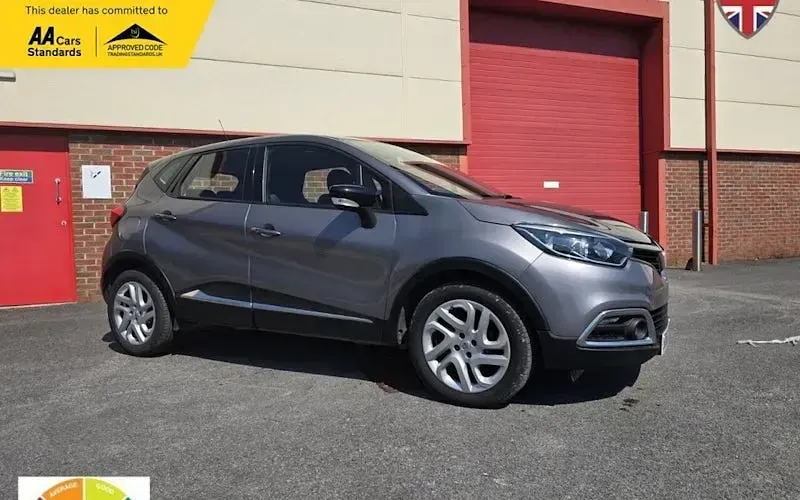 Used Renault Captur Dynamique 90 HP (66 kW) 2016 SUV