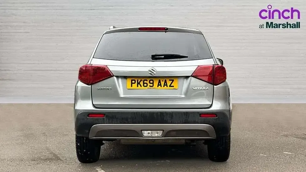 Käytetty Suzuki Vitara SZ-T 140 HP (102 kW) 2019 Harmaa Katumaasturi
