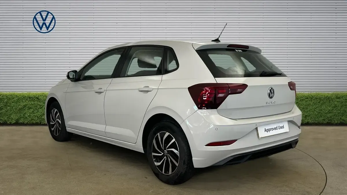 Begagnad VW Polo Life 95 HK (69 kW) 2023 Grå Halvkombi