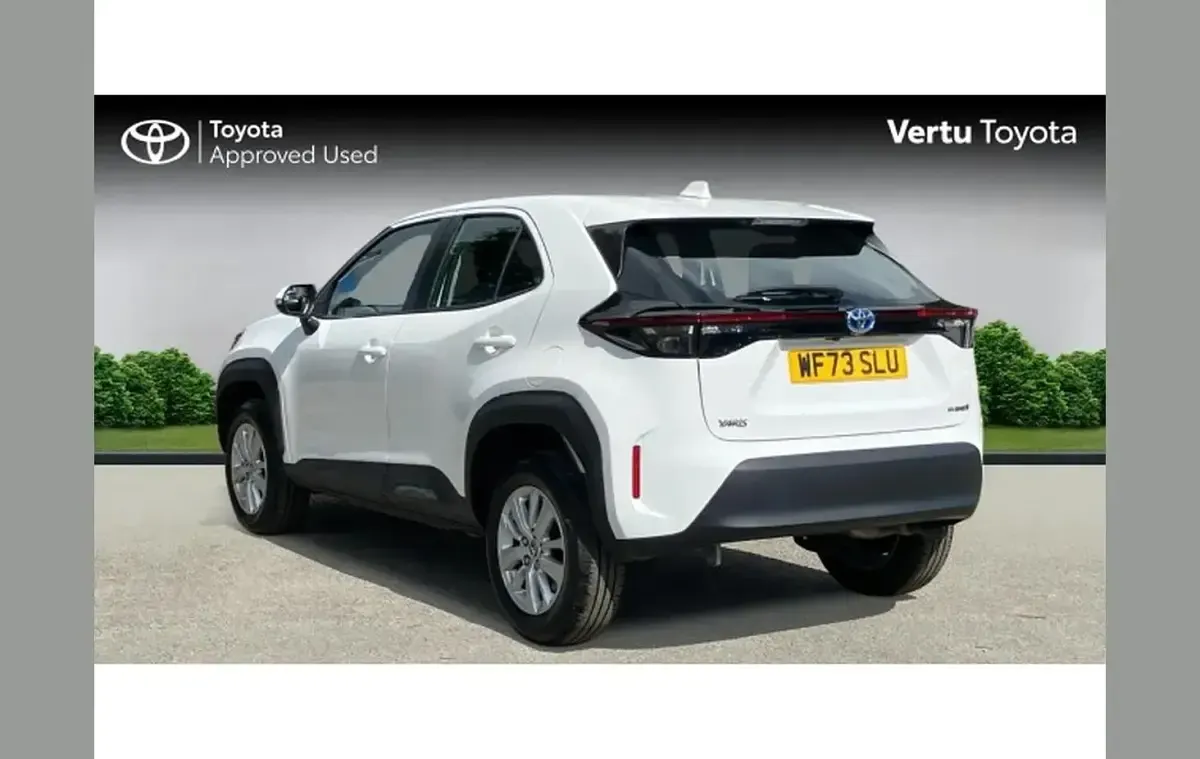 Used Toyota Yaris Cross 113 HP (83 kW) 2023 White SUV