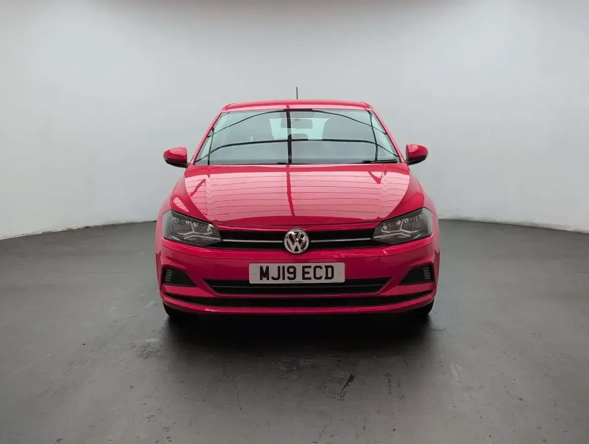 Used VW Polo SE 80 HP (58 kW) 2019 Red Hatchback