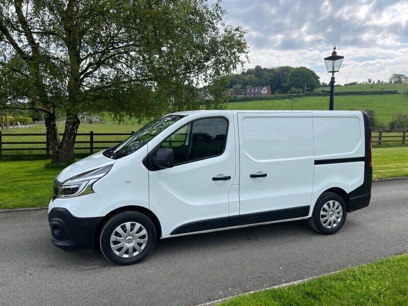 White Used 2020 Renault Trafic Business Van | £12,950 (Fair price) - Image 1/4