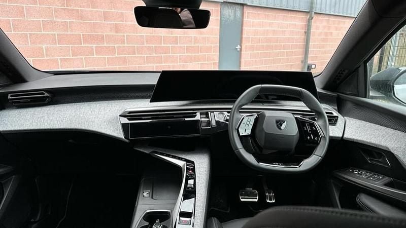 Used Peugeot e-3008 GT 152 kW (207 HP) 2025 Grey SUV