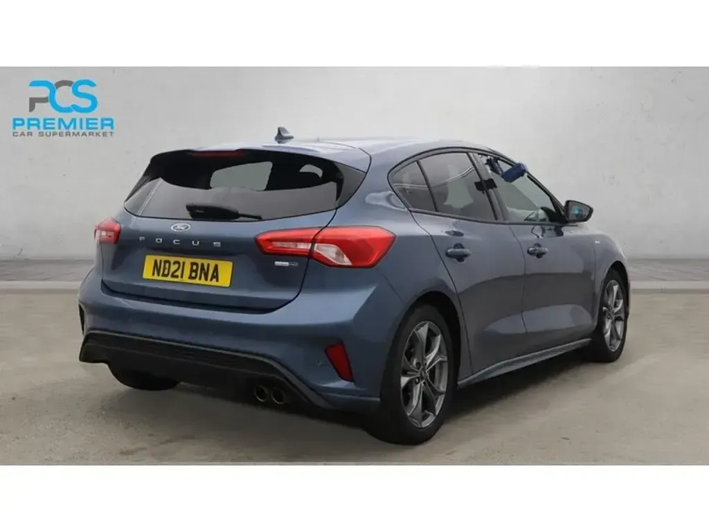 Used Ford Focus ST-Line 2021 Chrome blue (premium paint) Hatchback