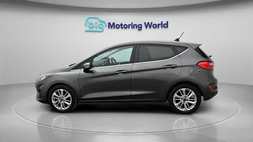 Second-hand Ford Fiesta Titanium 125 CP (91 kW) 2022 Gri Hatchback