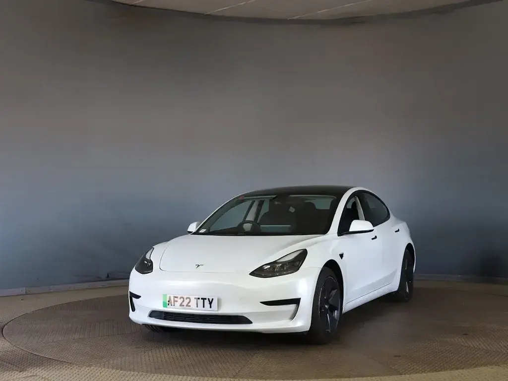 Used Tesla Model 3 Standard Range 208 kW (283 HP) 2022 White Sedan