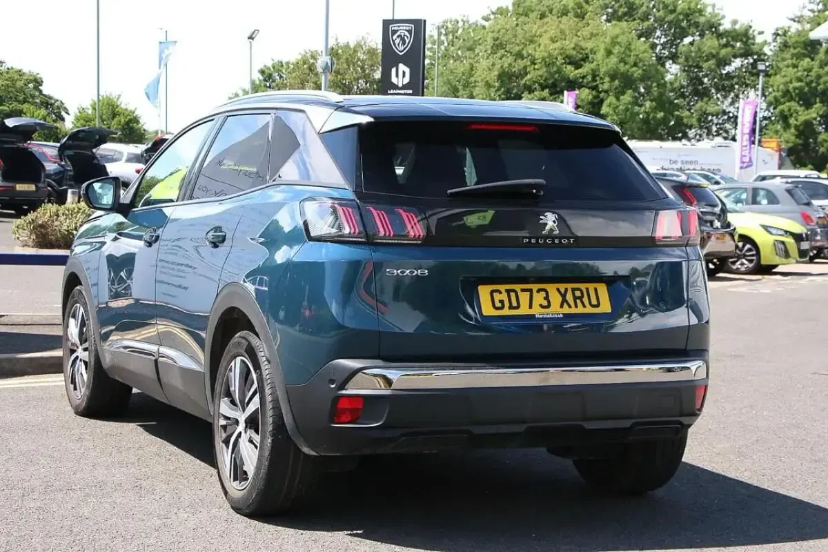 Used Peugeot 3008 Allure 129 HP (94 kW) 2024 Blue SUV