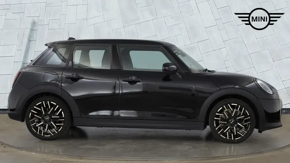 Used Mini Cooper Hatch 114 kW (156 HP) 2026 Black Hatchback