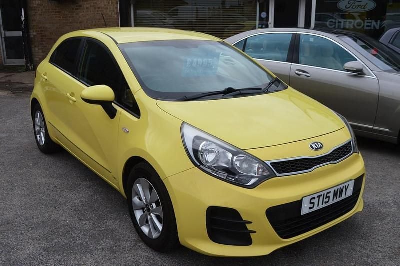 Yellow Used 2015 Kia Rio Hatchback | £4,995 (Fair price) - Image 1/4