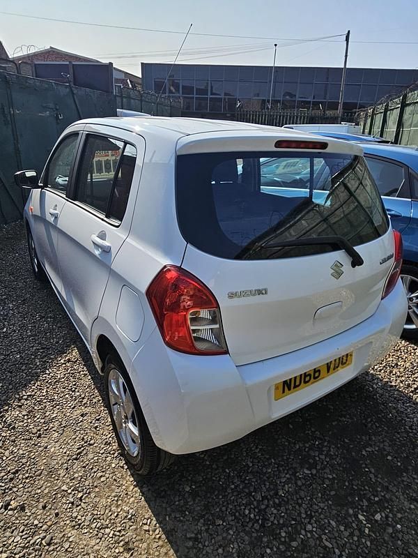 Used Suzuki Celerio SZ3 68 HP (50 kW) 2016 White Hatchback