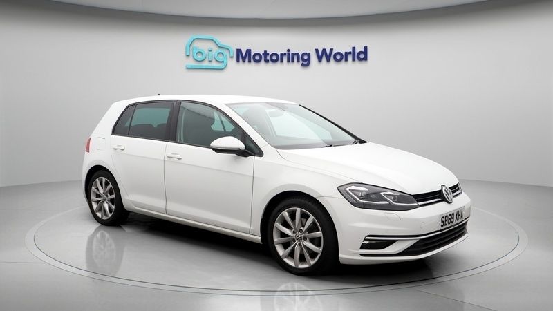 Used 2020 VW Golf VIII GT | £15,300 (Fair price) - Image 1/4
