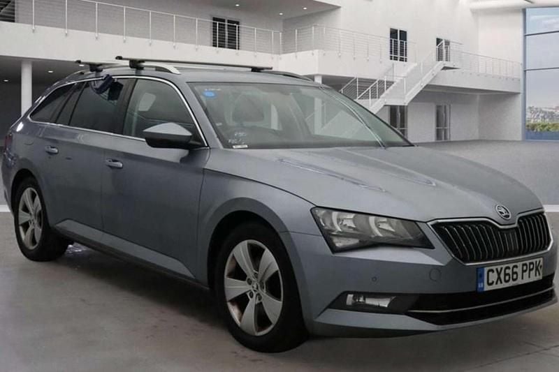 Used Skoda Superb SE Technology 150 HP (110 kW) 2016 Grey Estate