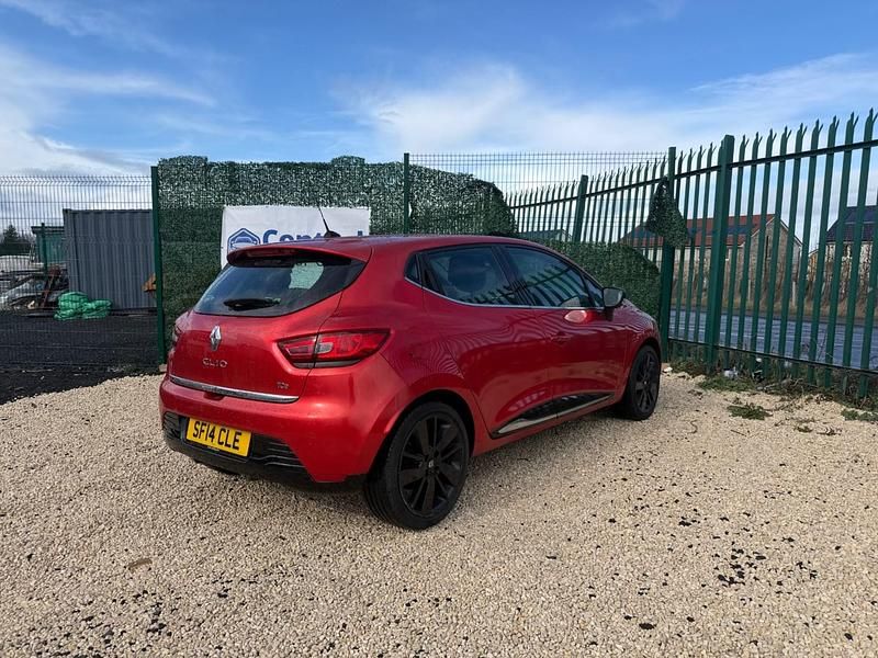 Used Renault Clio IV Dynamique 2014 Red Hatchback