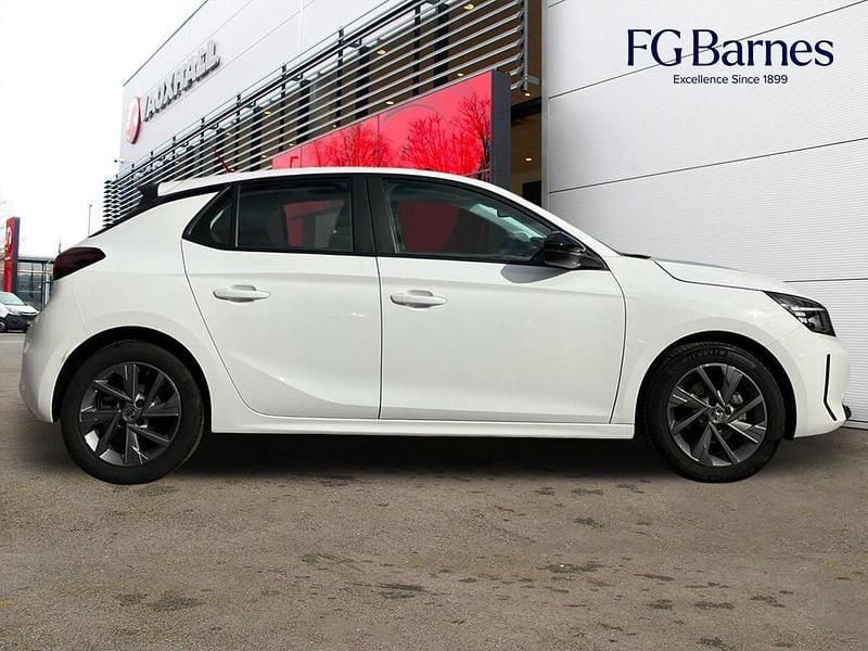 White Used 2024 Vauxhall Corsa Design Edition Hatchback | £14,195 (Fair price) - Image 1/3