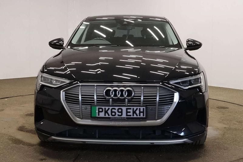 Usado Audi e-tron Advanced 300 kW (408 CV) 2019 Negro SUV