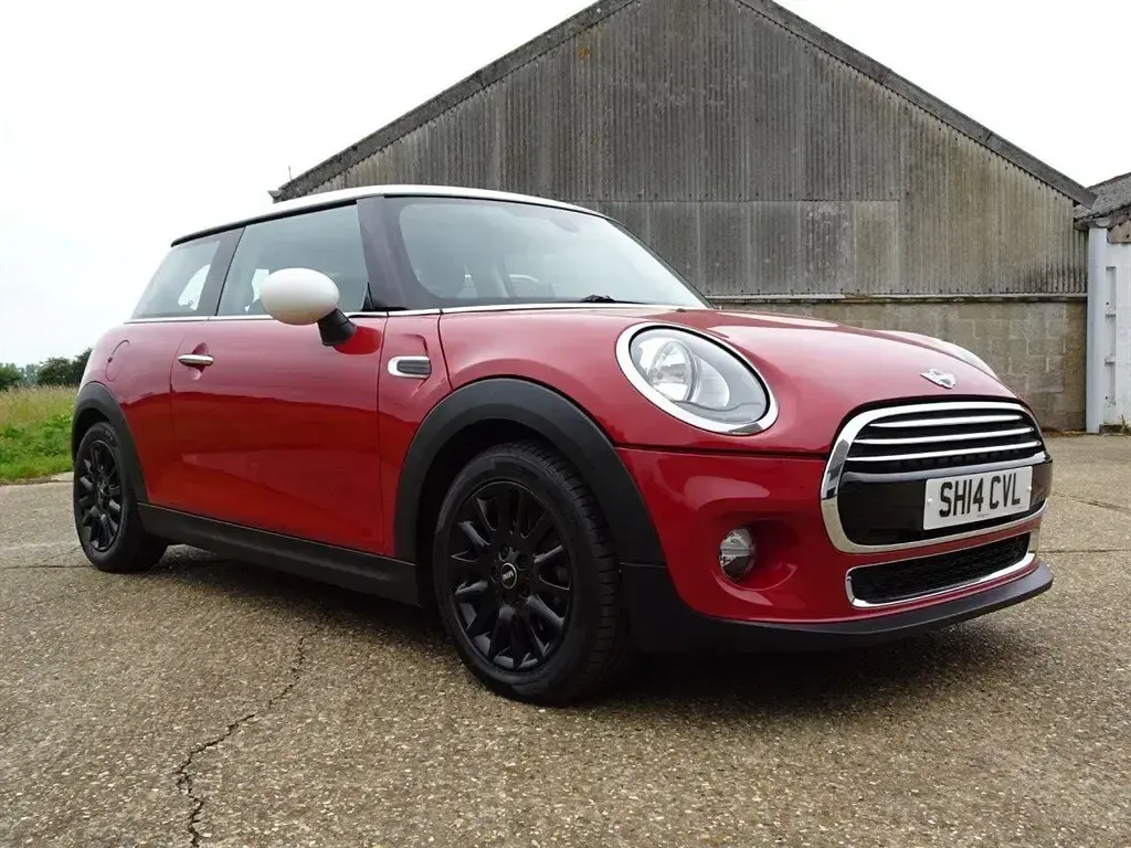 Used Mini Cooper Hatch 136 HP (100 kW) 2014 Red Hatchback