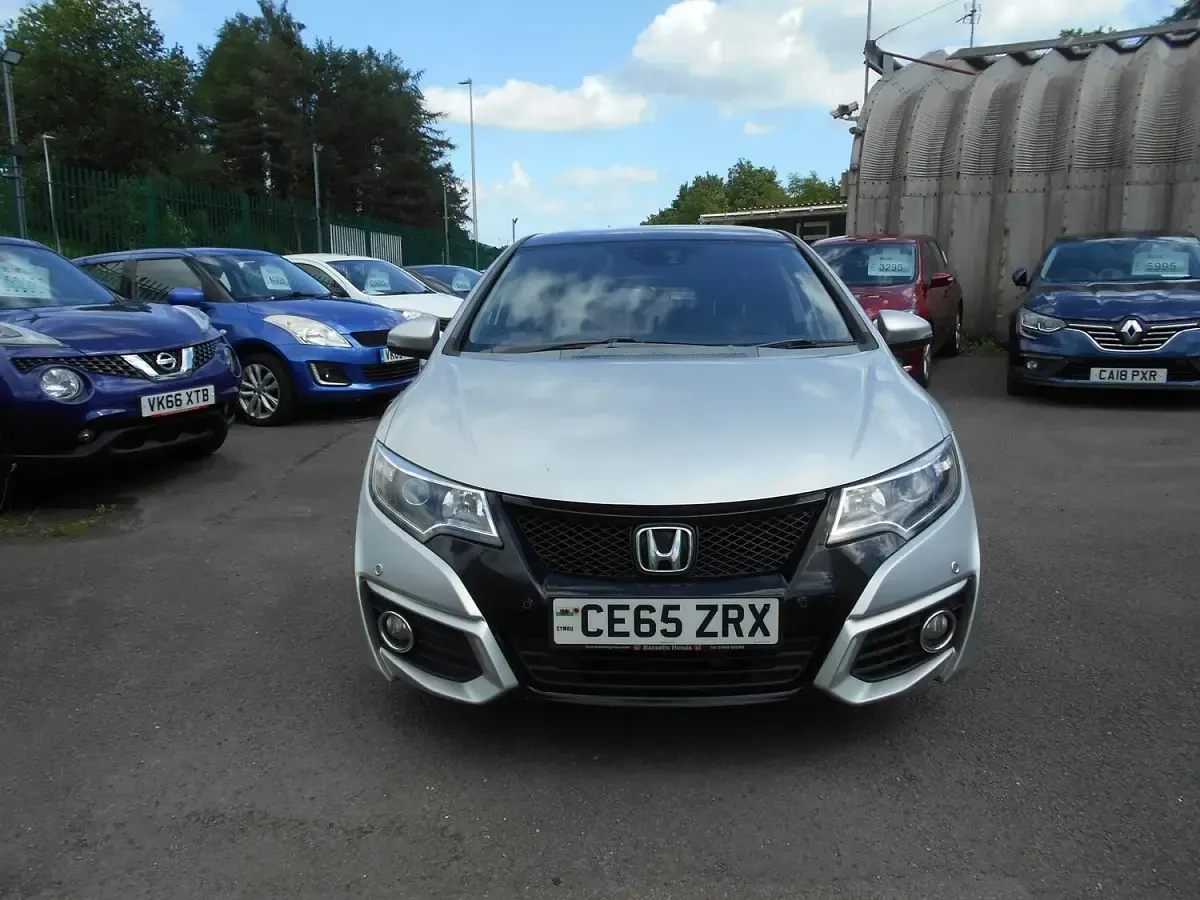 Used Honda Civic SR 120 HP (88 kW) 2015 Silver Hatchback