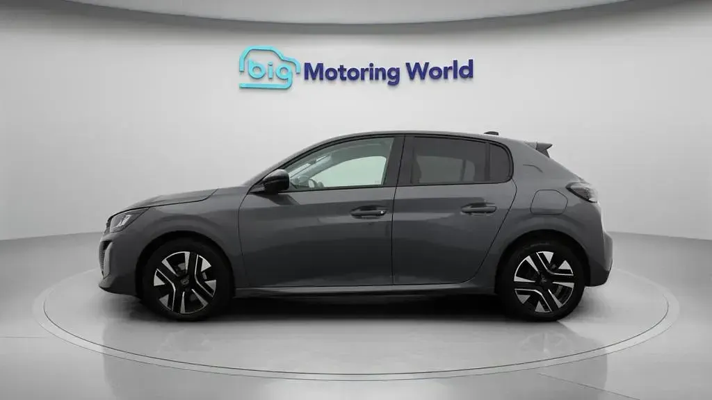 Used Peugeot 208 Allure 101 HP (74 kW) 2024 Grey Hatchback