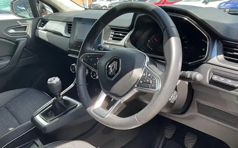 Used Renault Captur SE 140 HP (102 kW) 2022 Orange SUV