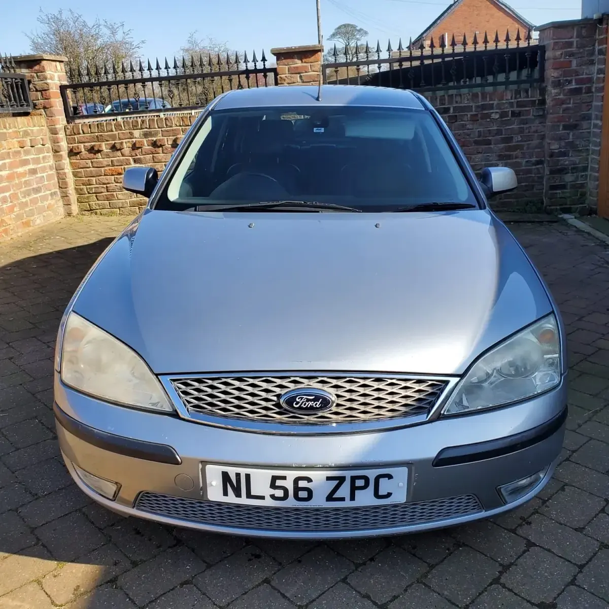 Usado Ford Mondeo 155 HP (114 kW) 2006 Prateado Citadino